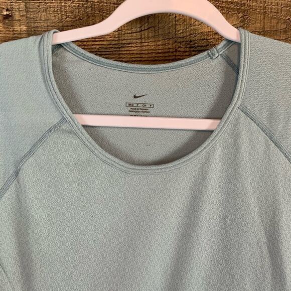 Nike Dri-Fit Short Sleeve Athletic Front Pocket Shirt Size Small - Picture 2 of 8